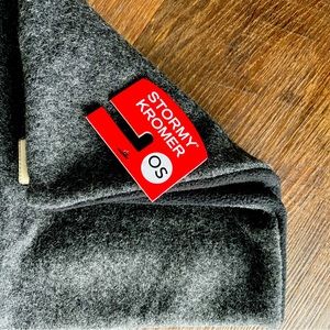 Brand New Stormy Kromer Neck Wrap.